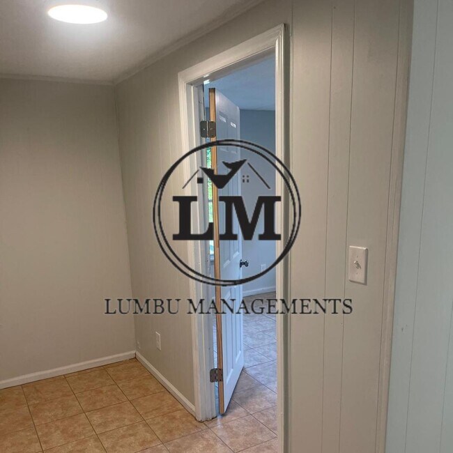 Building Photo - 2649 William Allen Rd