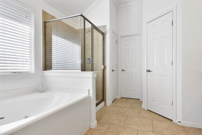 Building Photo - 55 E Montfair Blvd