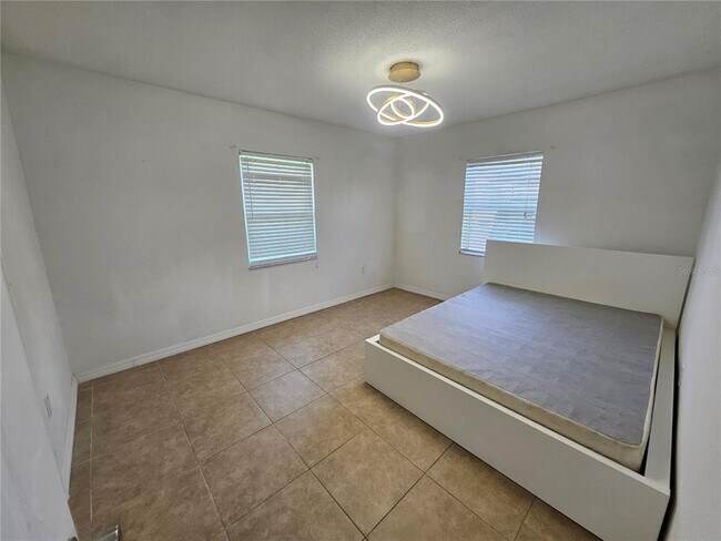 Building Photo - 21838 Edgewater Dr