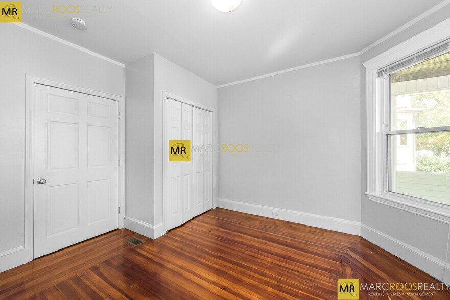 Building Photo - 46 Hobson St