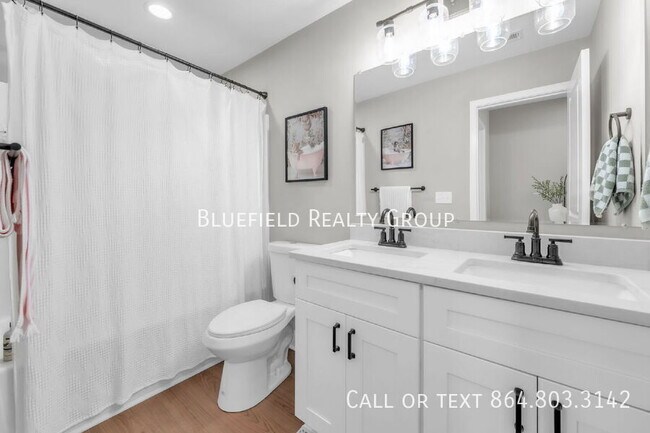 Building Photo - 713 Rockcliff St