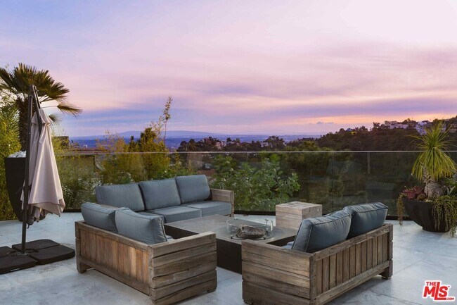 Building Photo - 2399 Mt Olympus Dr