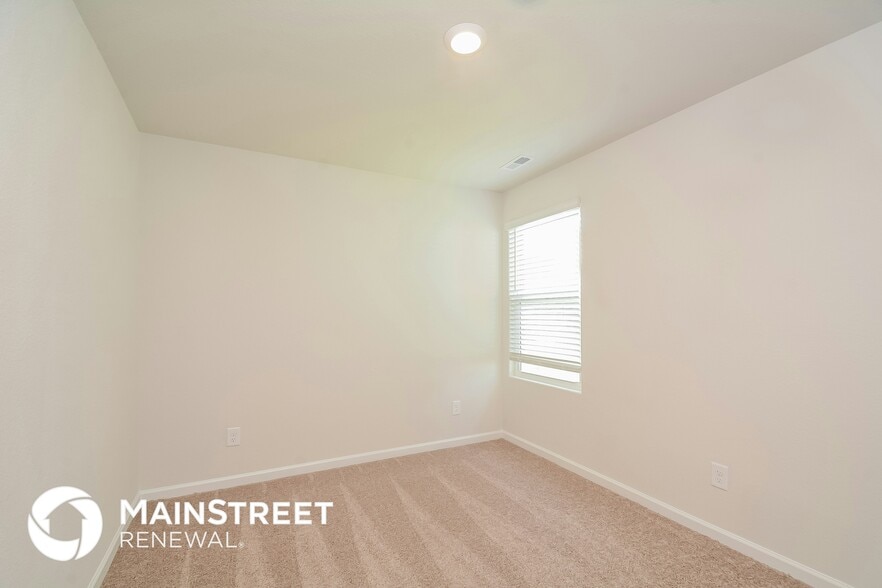 Building Photo - 356 Gourd St