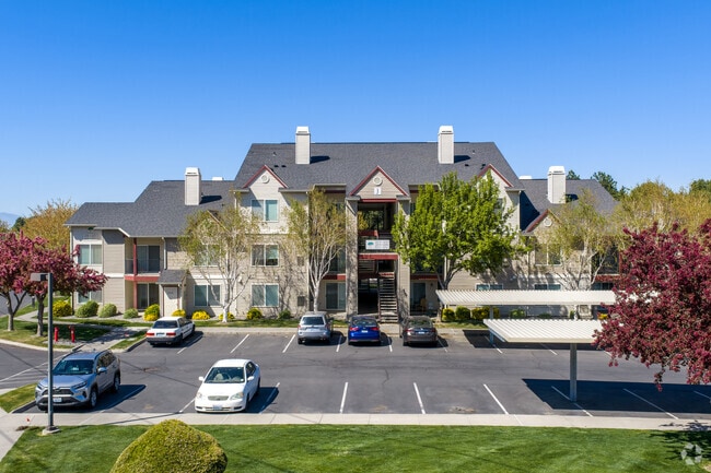Building Photo - La Serena at Hansen Park