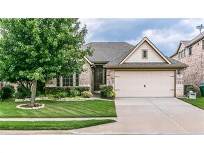 Building Photo - 1505 Sparrow Ln