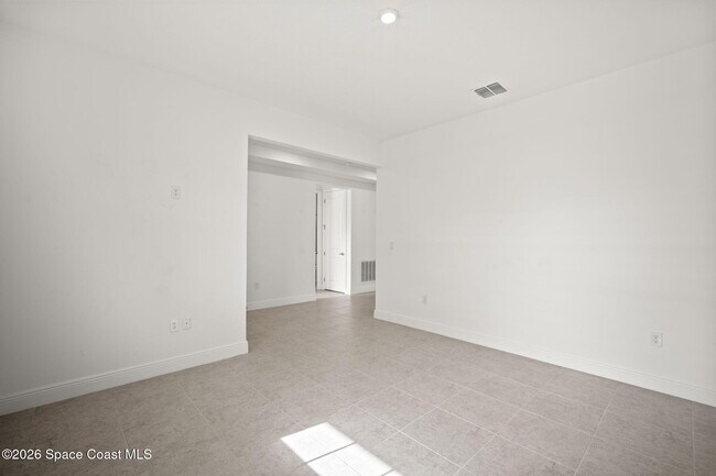 Building Photo - 6185 Moonrise Dr