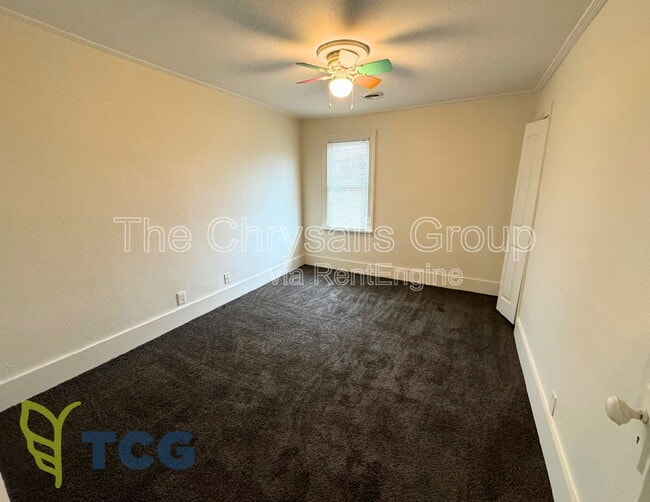 Building Photo - 227 Creve Coeur St