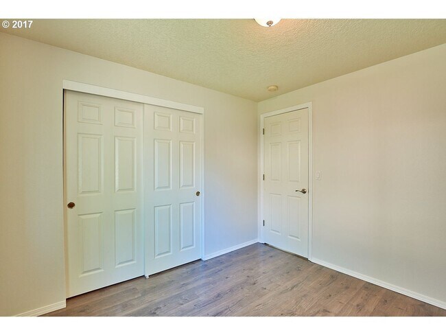Building Photo - Lovely 3 Bed, 2 Bath Home in Dundee- Walking Distance to New Elementary School!