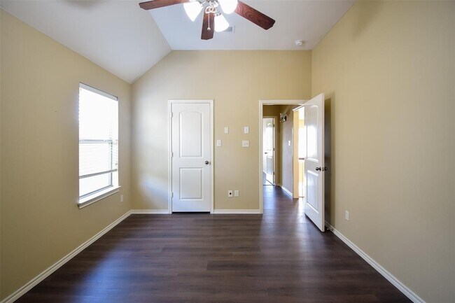 Building Photo - 1326 Laura Hills Ln
