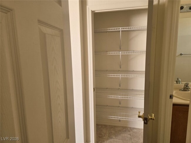 Building Photo - 5196 Alfingo St