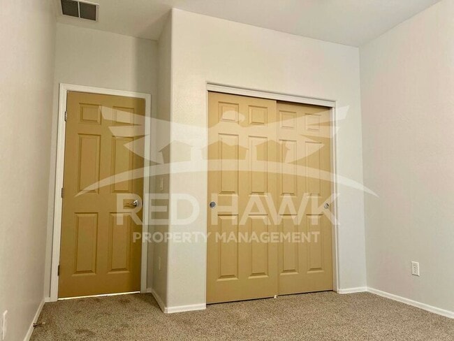 Building Photo - 879 S Phelps Dr
