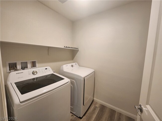 Building Photo - 3783 Enchanted Sky St