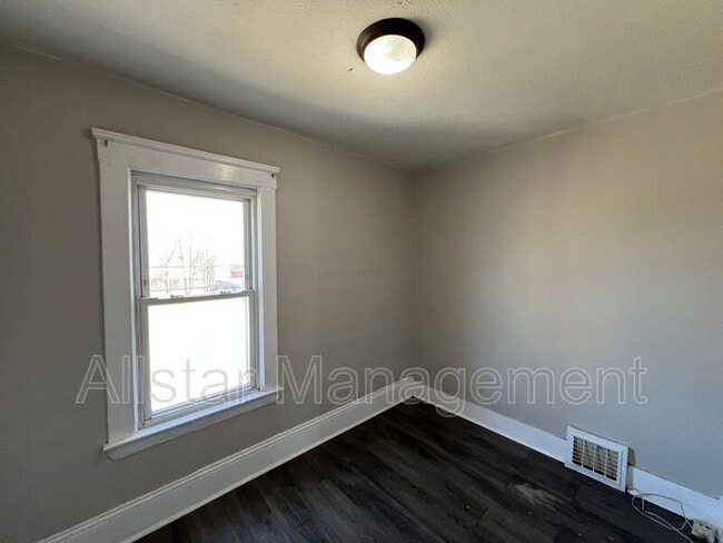 Building Photo - 3616 Independence Rd