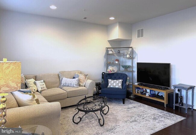 Primary Photo - 22228 Cabin Branch Ave