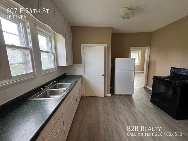 Building Photo - 607 E 34th St