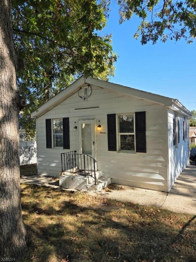 Building Photo - 11 Lehigh Way
