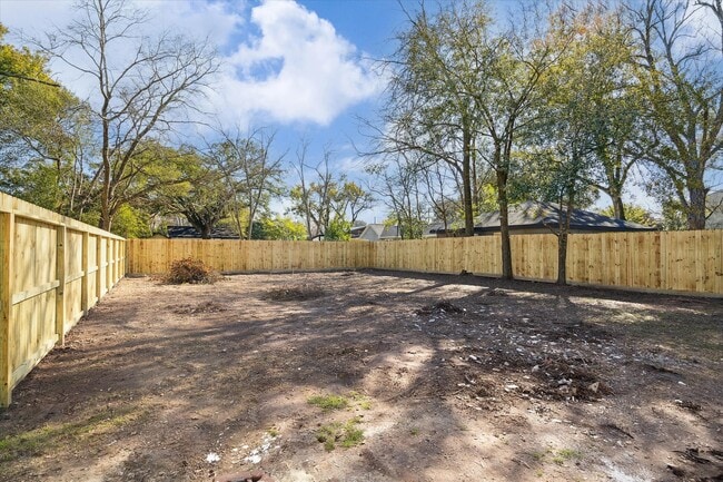 Building Photo - 505 Malone St