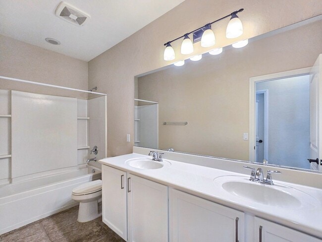 Building Photo - 10667 Harvest Green Way