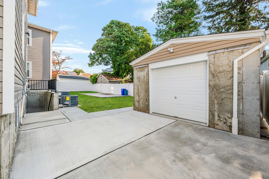 Building Photo - 10713 220th St