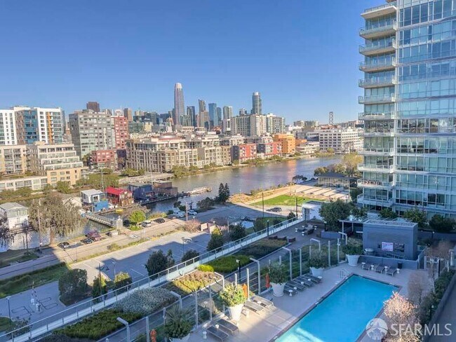 Building Photo - 718 Long Bridge St