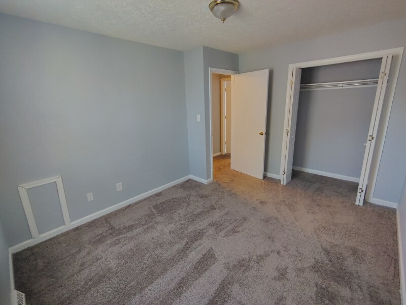 Building Photo - 16 Duiguid Dr