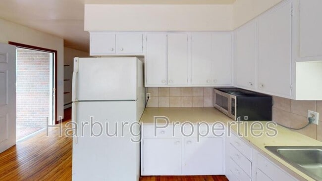 Building Photo - 1717 Baseline Rd