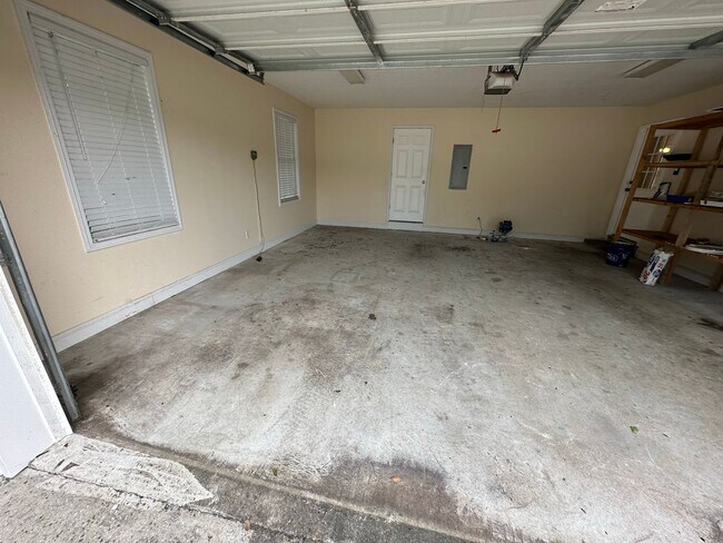 Building Photo - 789 Spence Dr