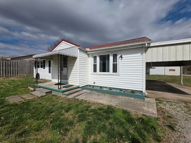 Building Photo - Move in Ready Gallatin TN