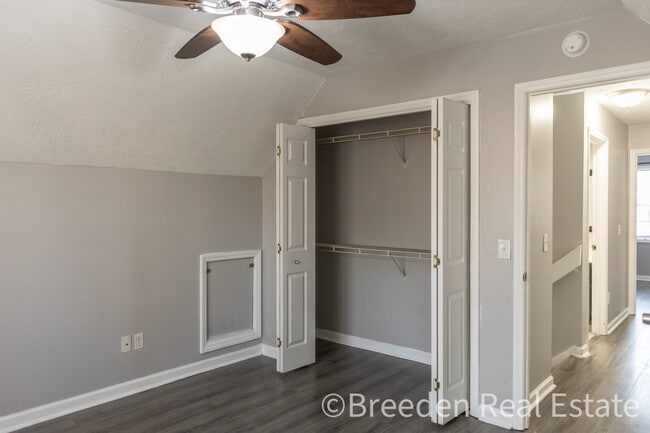 Building Photo - 220 Sequoyah Cir