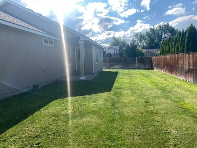 Building Photo - 3 Bedroom Home on Cul-De-Sac for Rent!