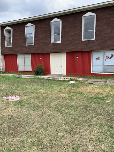 Primary Photo - 4623 Alvin Dark Ave