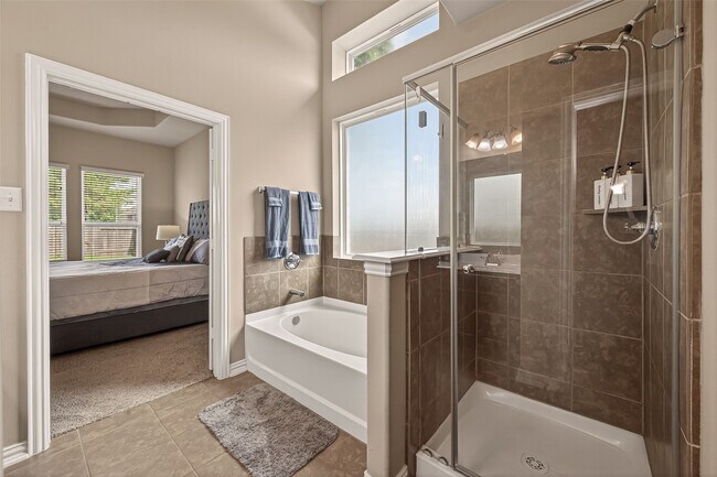 Building Photo - 4502 Mallory Creek Dr