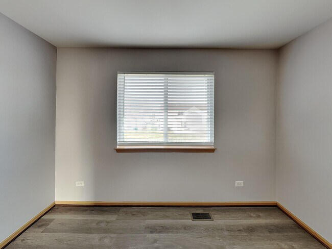 Building Photo - 39234 N Ogden Ln