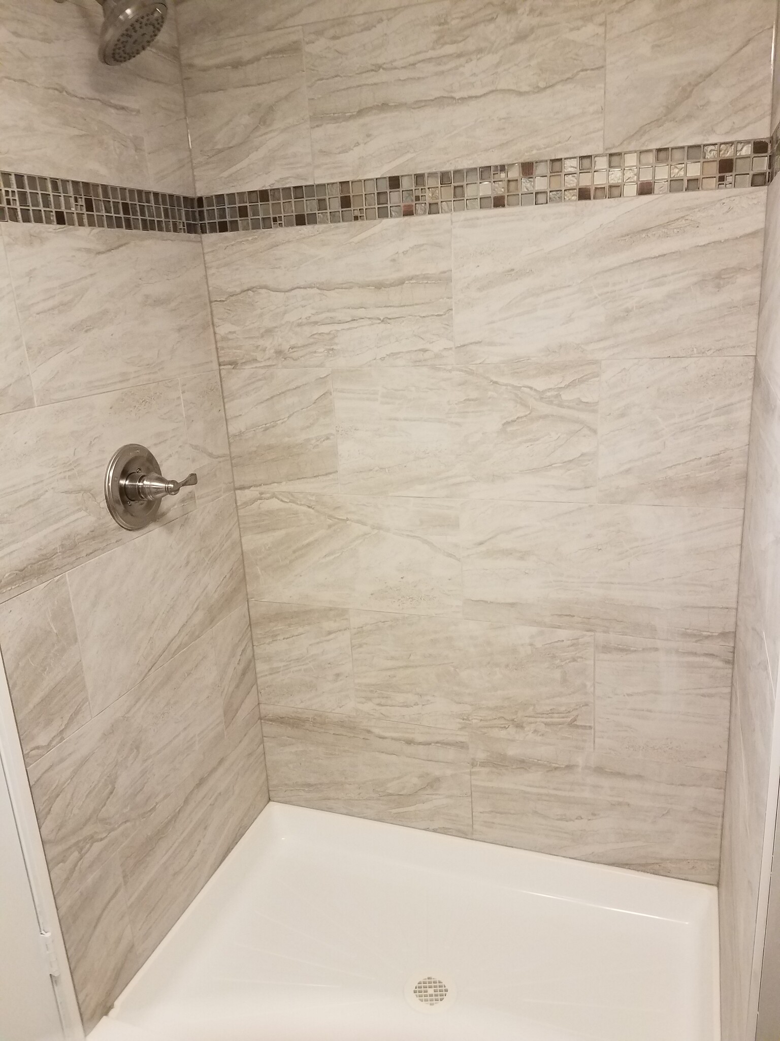 Lower Shower 2 - 3125 Woodworth Pl