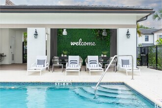 Building Photo - 712 Del Vista Rd