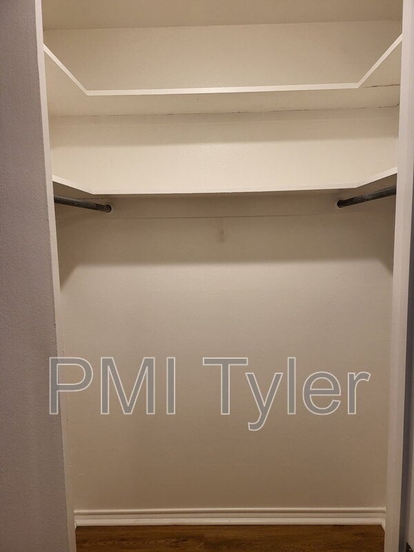 Building Photo - 16124 Shoshone Dr