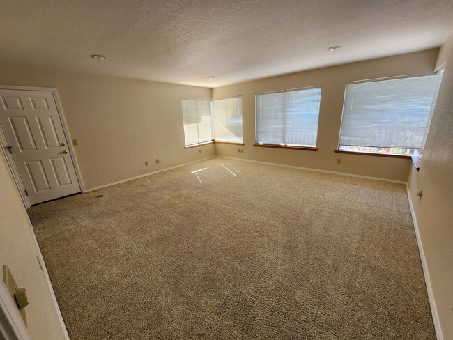 Building Photo - 3BR / 3BA Coastal Home with Panoramic Morro Bay Views