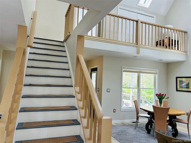 Building Photo - 465 Tarpon Dr