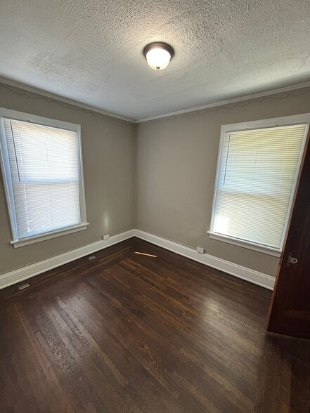 Building Photo - 1635 W North Bend Rd