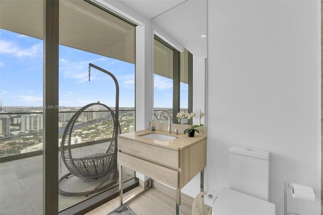 Building Photo - 18975 Collins Ave