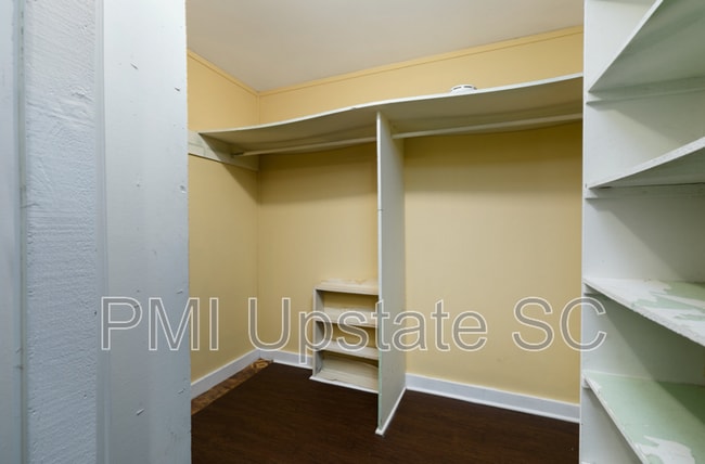 Building Photo - 213 A St