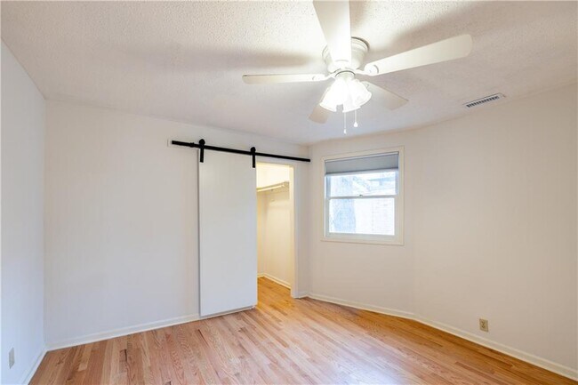 Building Photo - 897 Argonne Ave NE