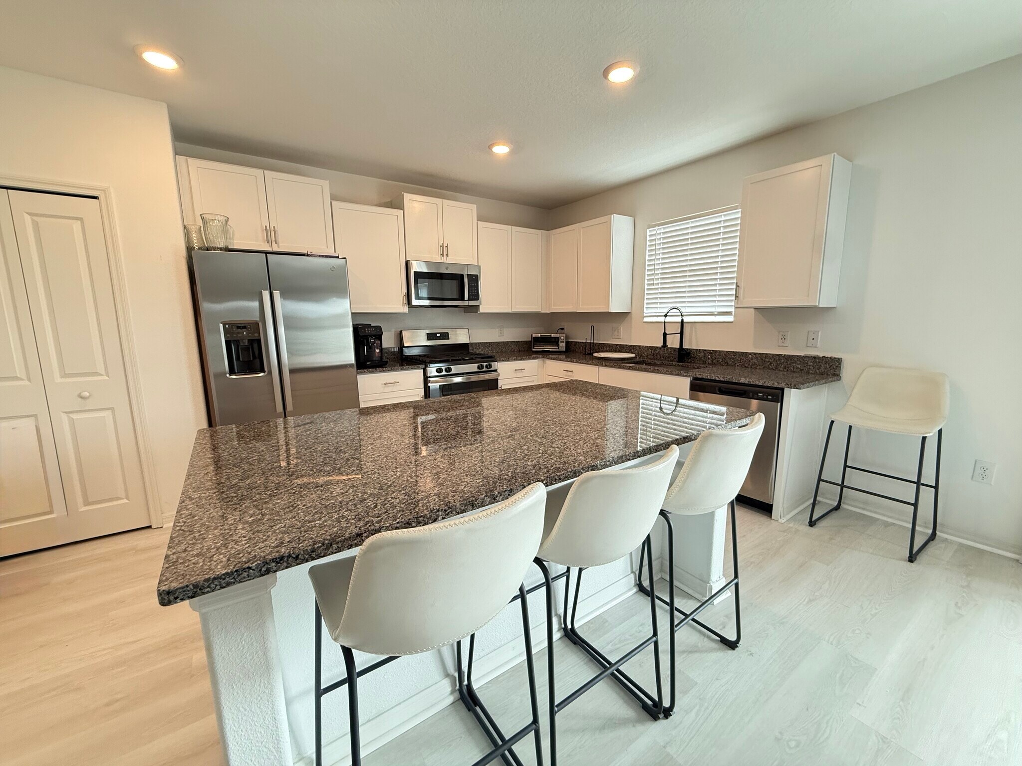 Building Photo - 4011 86th St E