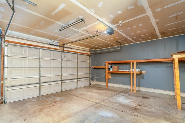 Building Photo - 2255 Georgetown Cir