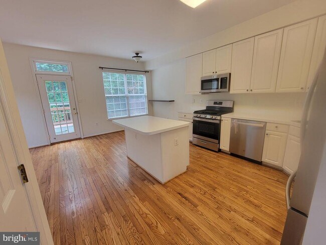 Building Photo - 20872 Ivymount Terrace