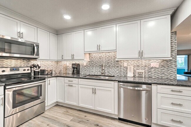 Building Photo - 1037 W Peppertree Dr