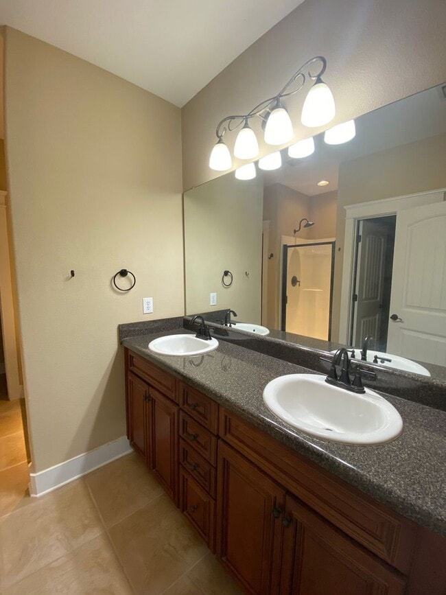 Building Photo - 3 Bedroom/2.5 Bathroom Home in Daphne