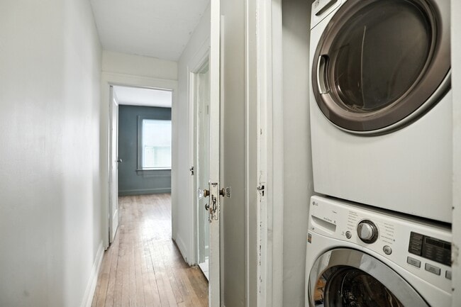 Building Photo - 1227 Wallace Ave