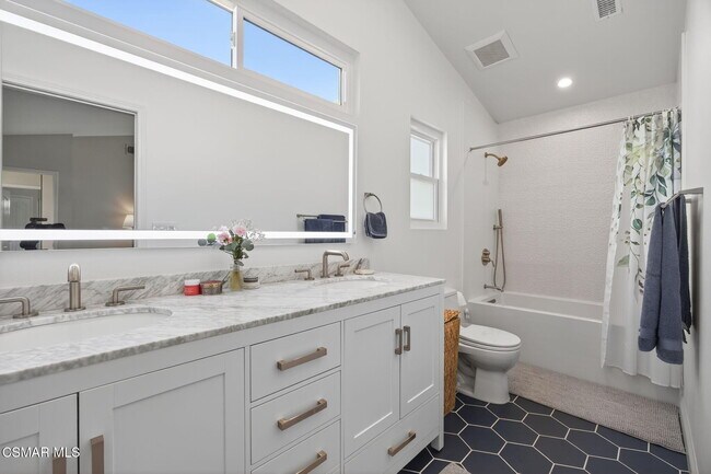 Building Photo - 4202 Lost Springs Dr