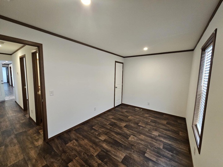 Building Photo - 36 Meggan Dr